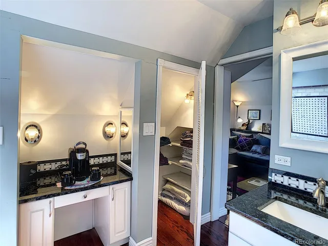 $1,400 | 124 South Sherman Street, Unit UPSTAIRS, Denver, CO 80209