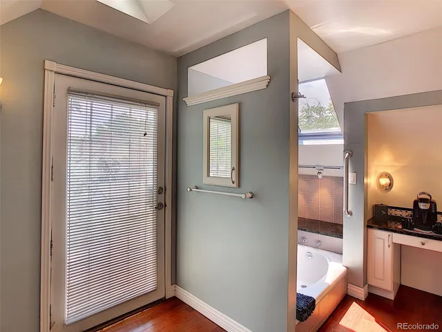 $1,400 | 124 South Sherman Street, Unit UPSTAIRS, Denver, CO 80209