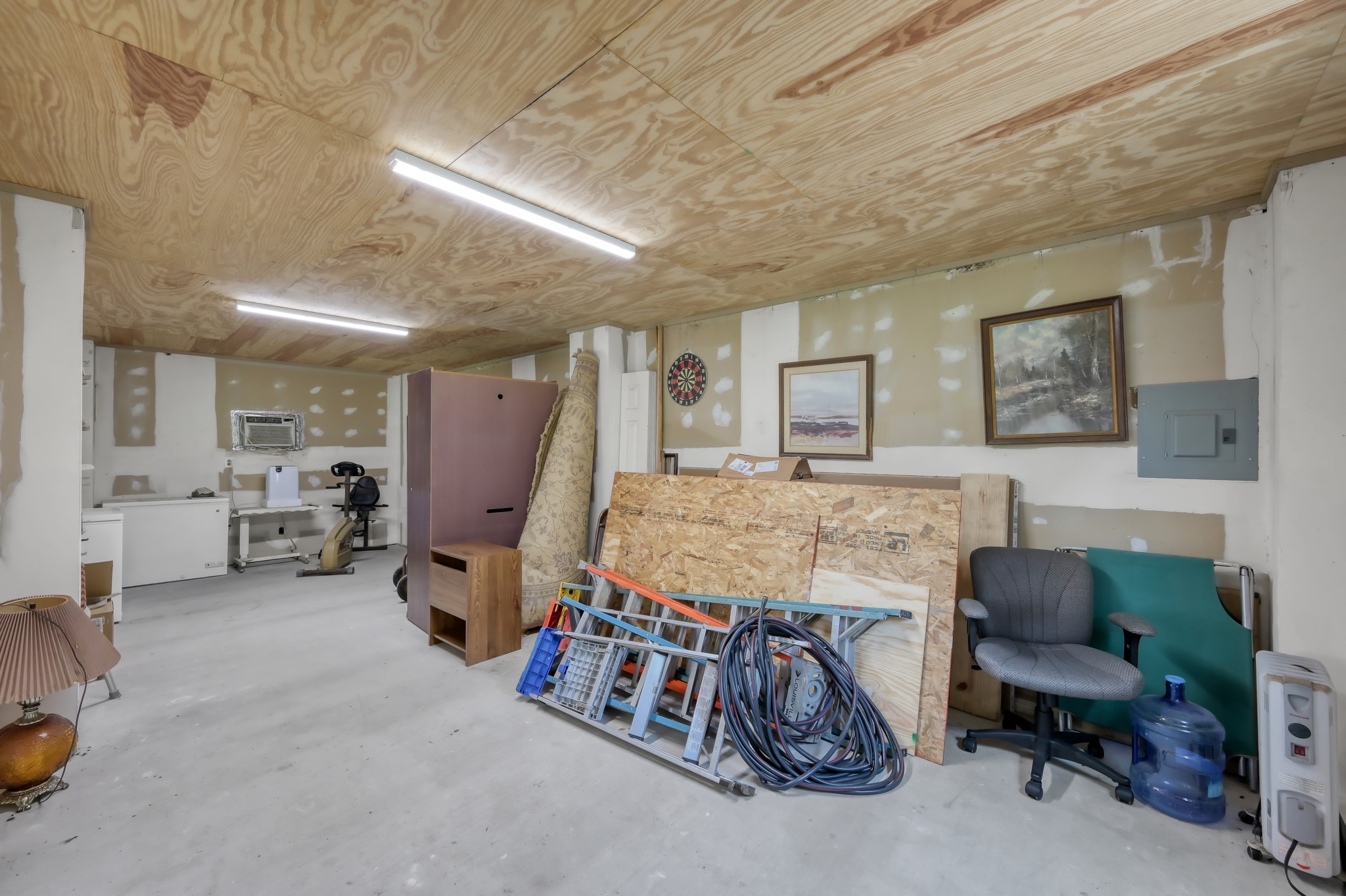 16892 Payne Road Conroe, TX 77302 - Photo 38 of 50 Workshop / Processing Room / Storage Room