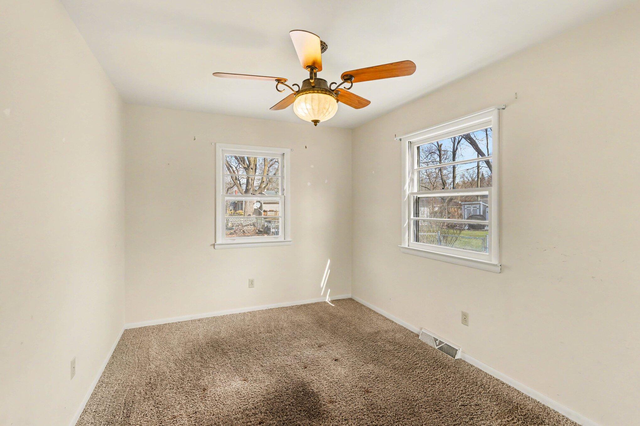 311 Dutton Street Eaton Rapids, MI 48827 - Photo 13 of 16 005_file_6802