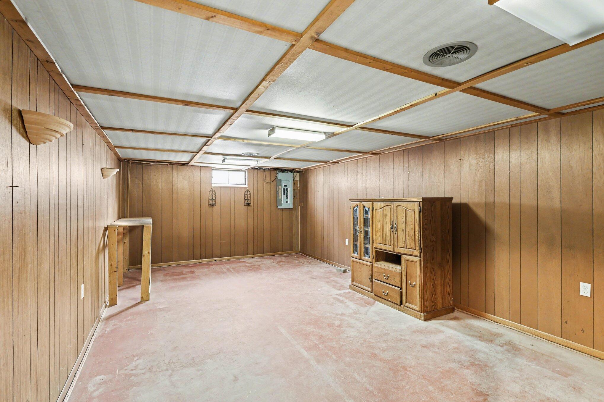 311 Dutton Street Eaton Rapids, MI 48827 - Photo 14 of 16 014_file_6567