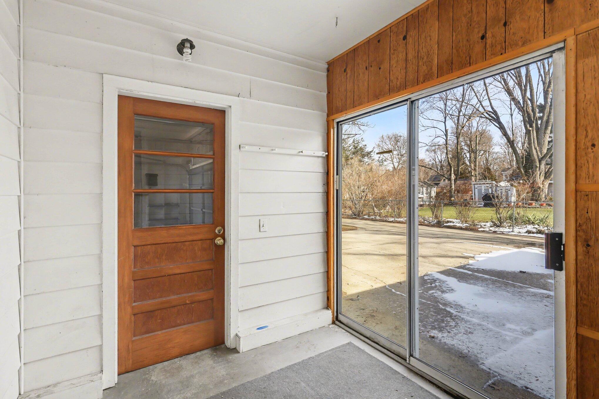 311 Dutton Street Eaton Rapids, MI 48827 - Photo 15 of 16 015_file_7903