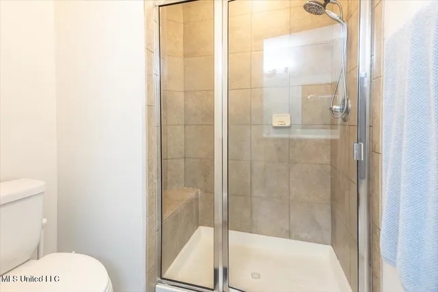 $295,000 | 8729 Parkview Oaks Circle, Olive Branch, MS 38654