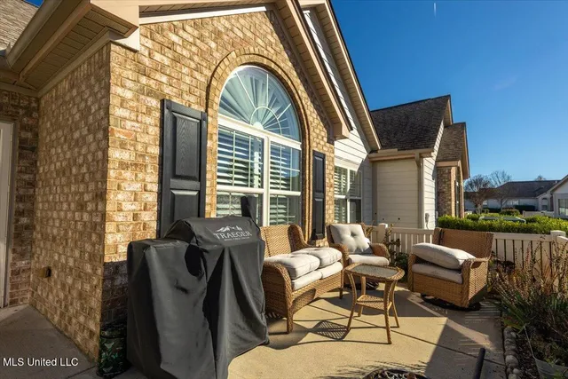 $295,000 | 8729 Parkview Oaks Circle, Olive Branch, MS 38654