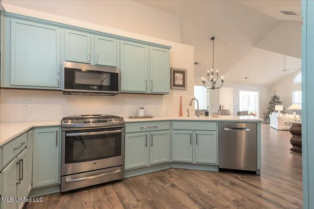 $295,000 | 8729 Parkview Oaks Circle, Olive Branch, MS 38654