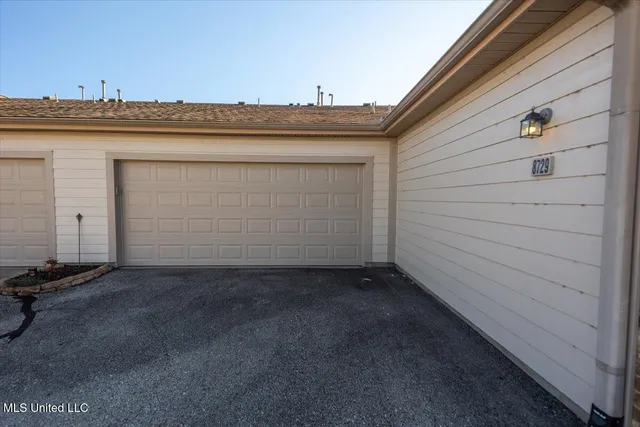 $295,000 | 8729 Parkview Oaks Circle, Olive Branch, MS 38654