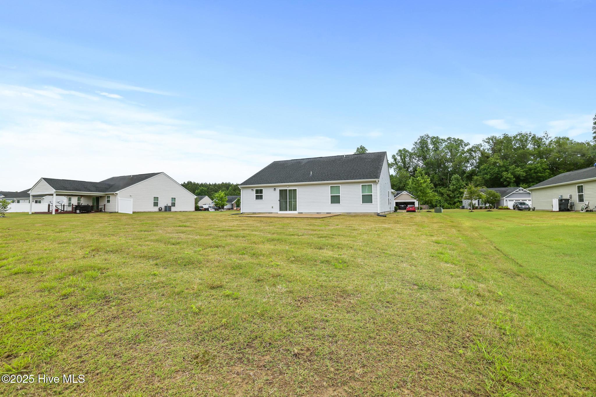 121 Hidden View Loop Moyock, NC 27958 - Photo 29 of 38 121 Hidden View Loop -31