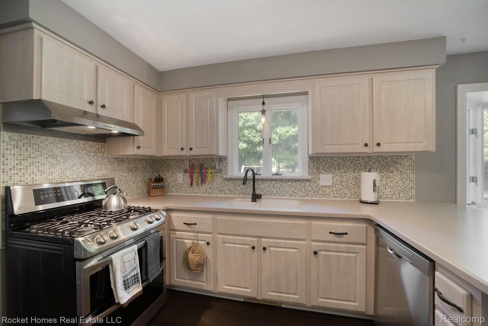 5585 Farley Road Clarkston, MI 48346 - Photo 9 of 28 017A5475.JPG