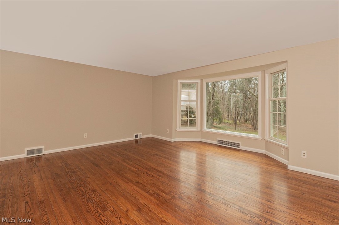 30749 West Landerwood Drive Pepper Pike, OH 44124 - Photo 12 of 35