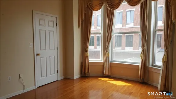 $2,195 | 71-73 Whitney Avenue, Unit 8, New Haven, CT 06510
