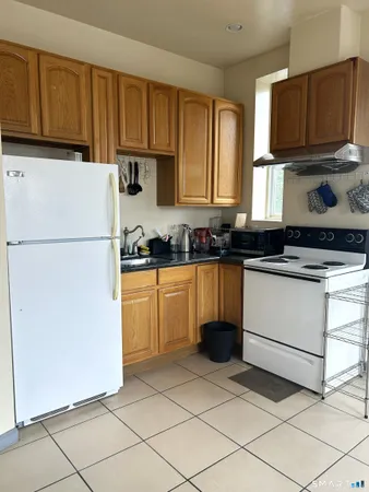 $2,195 | 71-73 Whitney Avenue, Unit 8, New Haven, CT 06510