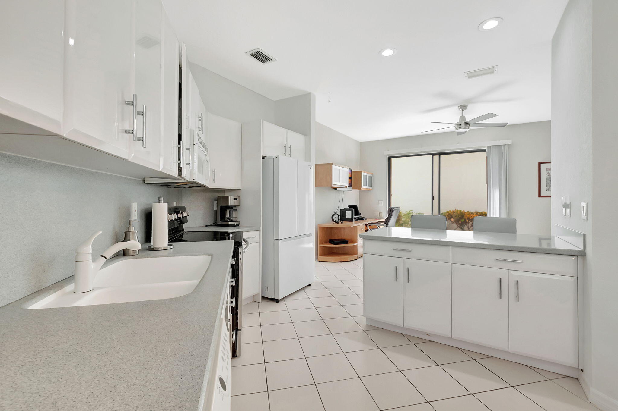 20023 Waters Edge Drive Boca Raton, FL 33434 - Photo 15 of 92 19-web-or-mls-DSC_1493