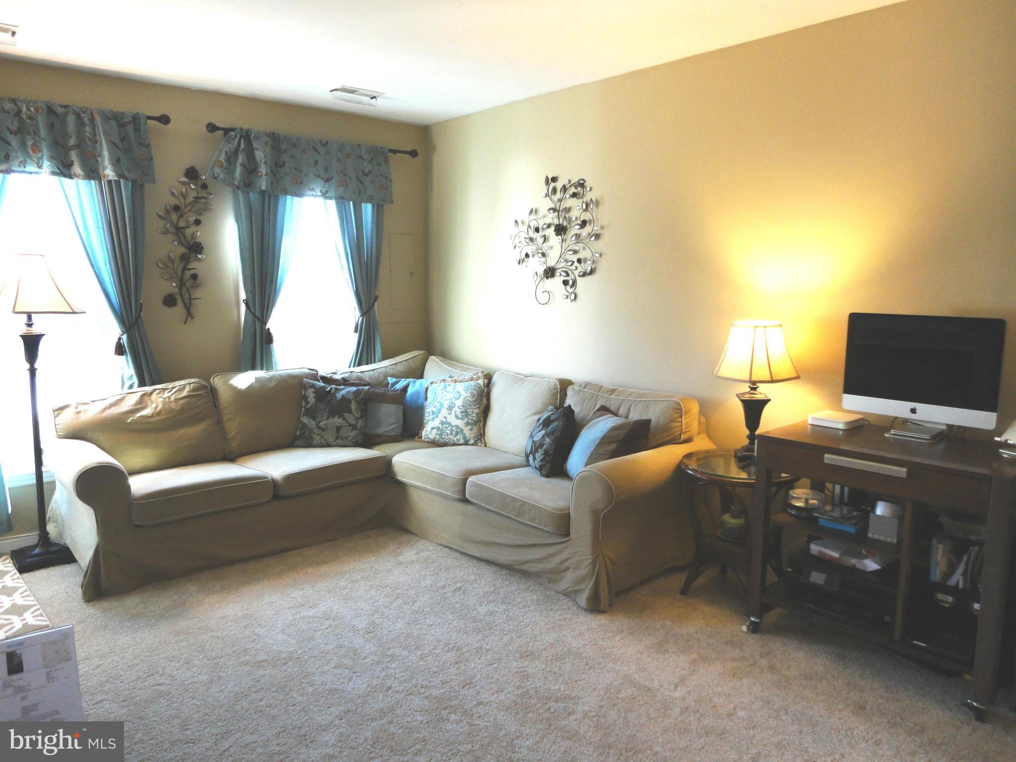 6006 Rabbit Hill Court Centreville, VA 20121 - Photo 5 of 23 Family Room