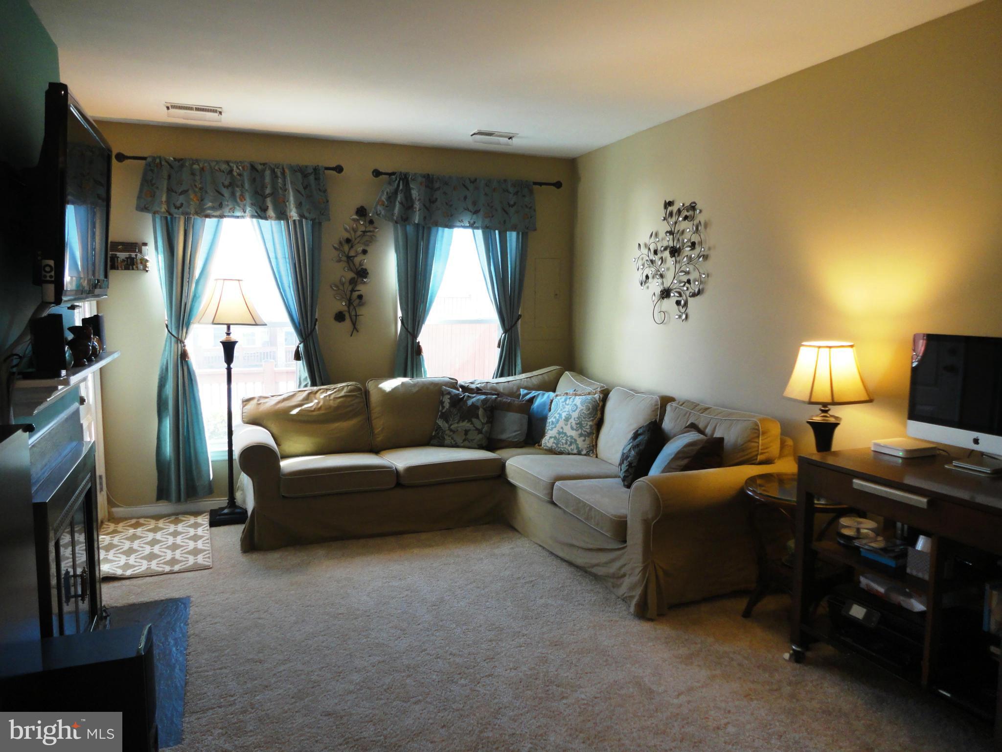 6006 Rabbit Hill Court Centreville, VA 20121 - Photo 9 of 23 Family Room