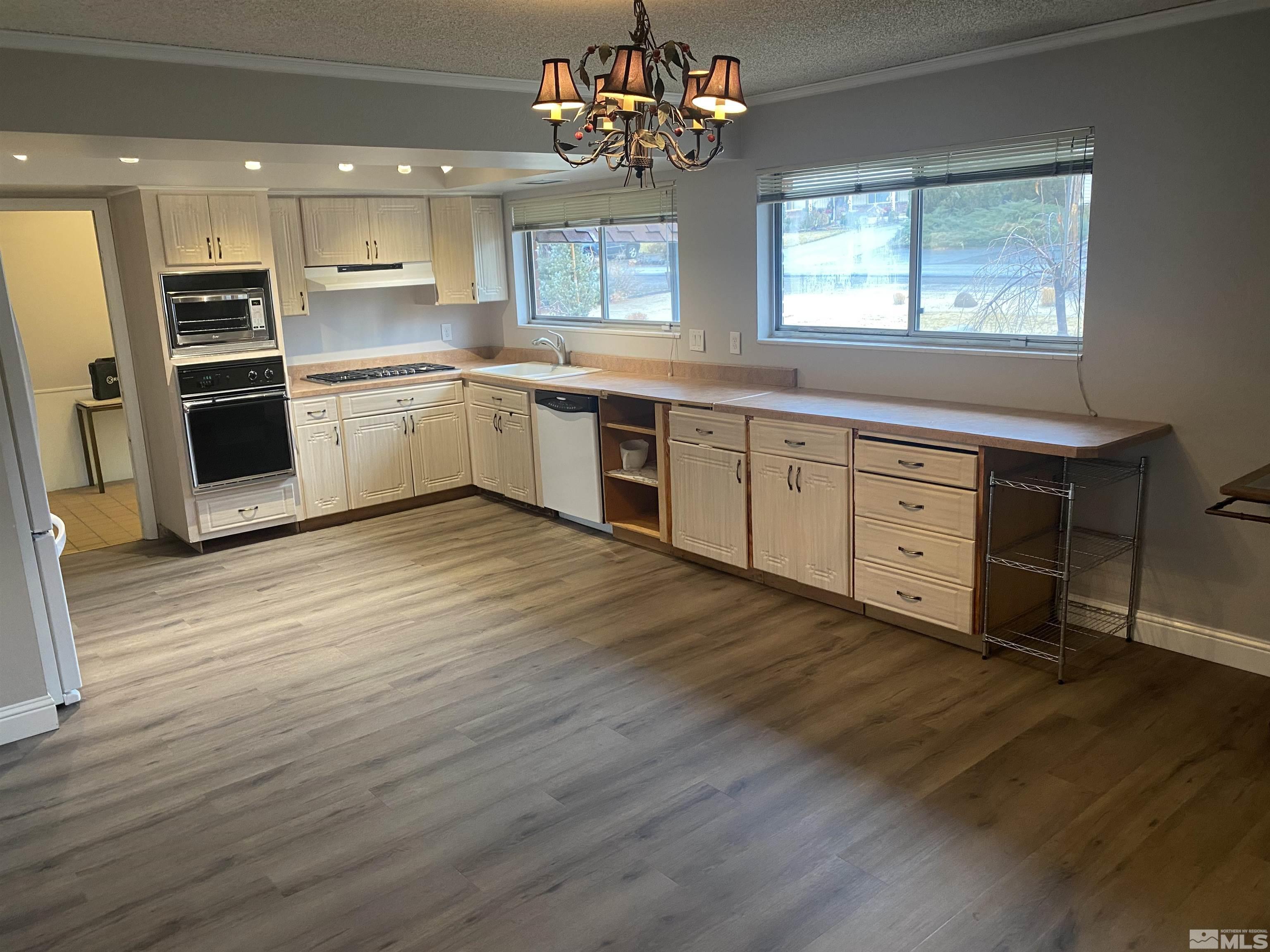 3225 Tamarisk Drive Reno, NV 89502 - Photo 7 of 33 Photo 7