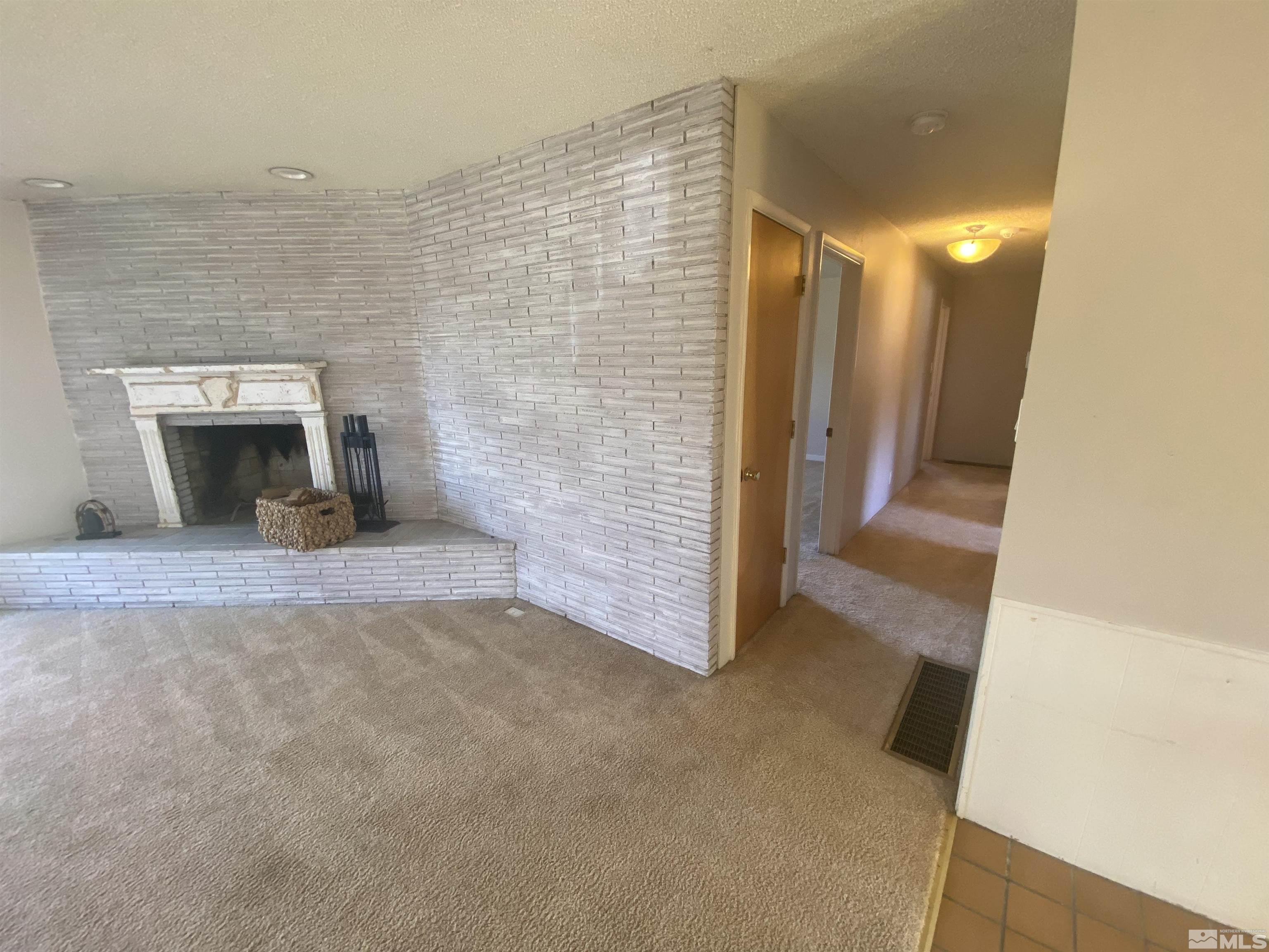 3225 Tamarisk Drive Reno, NV 89502 - Photo 8 of 33 Photo 8