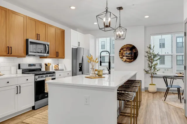 $3,235 | 8847 Meridian Way, Woodbury, MN 55125