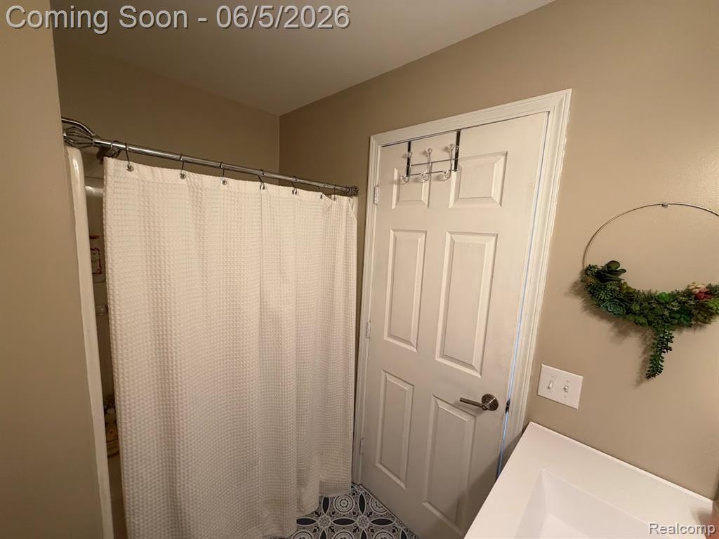 2445 Riverside Drive, Unit 206 Trenton, MI 48183 - Photo 12 of 27