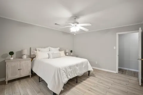 $284,999 | 5918 Par 4 Drive, Houston, TX 77088
