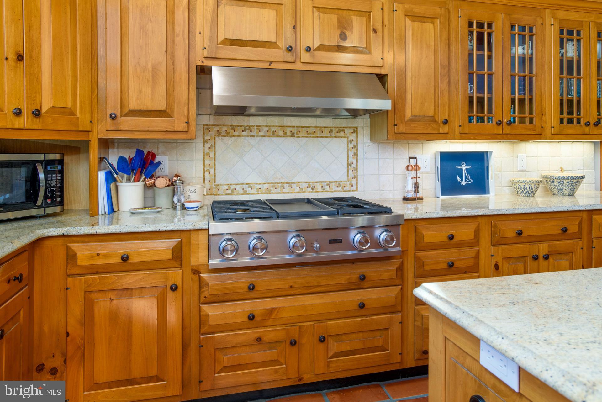 26631 North Point Road Easton, MD 21601 - Photo 28 of 50 Dacor gas range