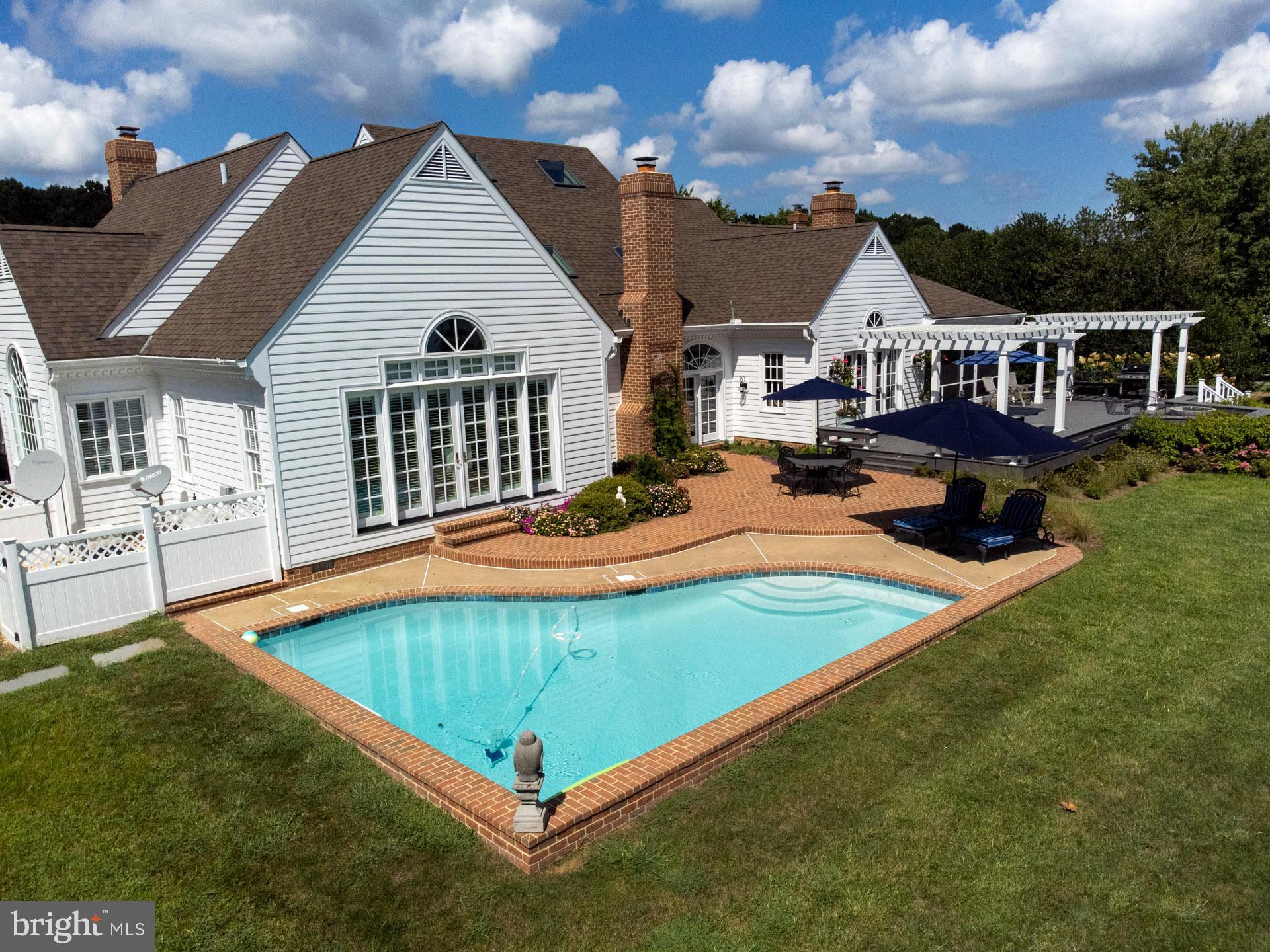 26631 North Point Road Easton, MD 21601 - Photo 10 of 50 waterside pool-saltwater & heated