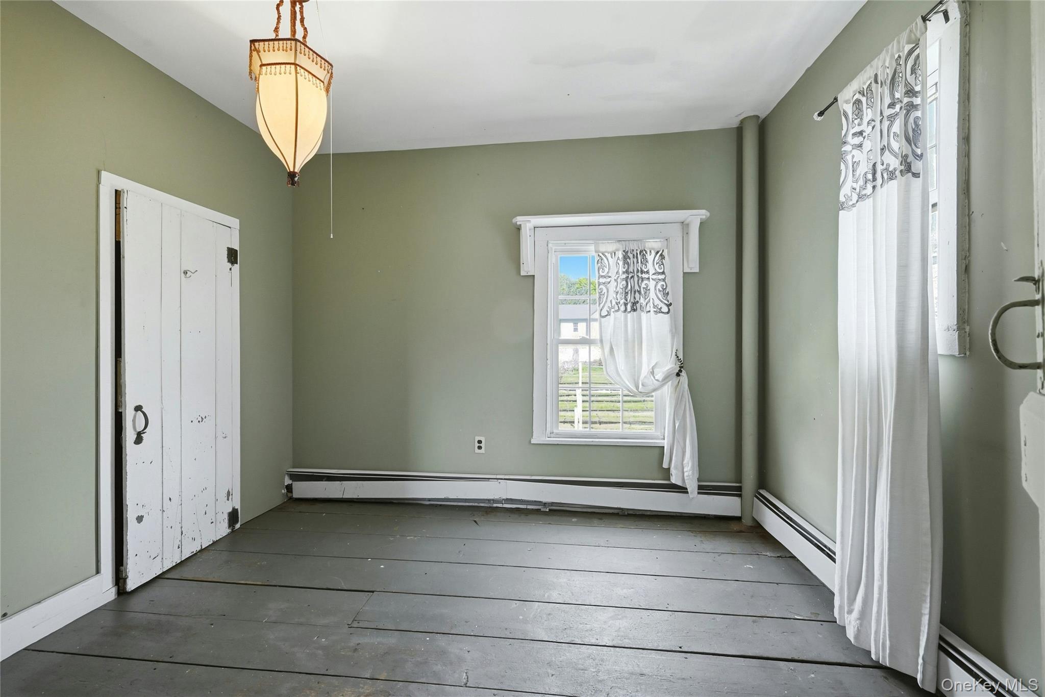 35950 Main Road Cutchogue, NY 11935 - Photo 14 of 22 Sitting Room/Office