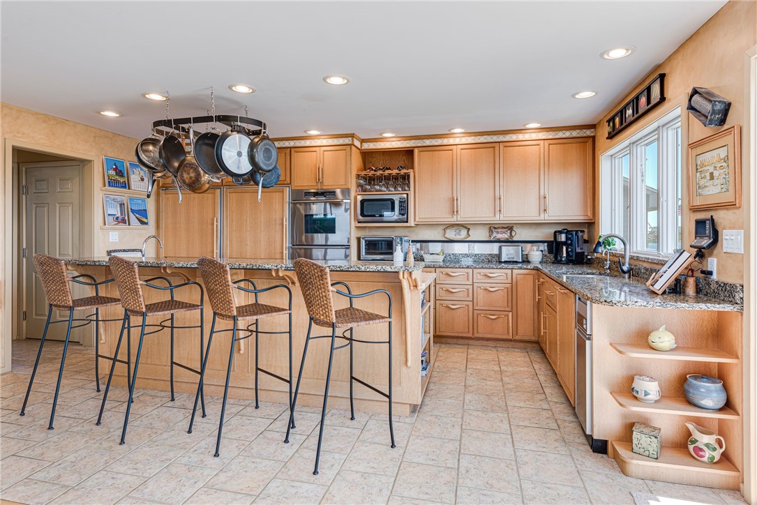 25 East Shore Road Narragansett, RI 02882 - Photo 9 of 34 Gallery Image 9