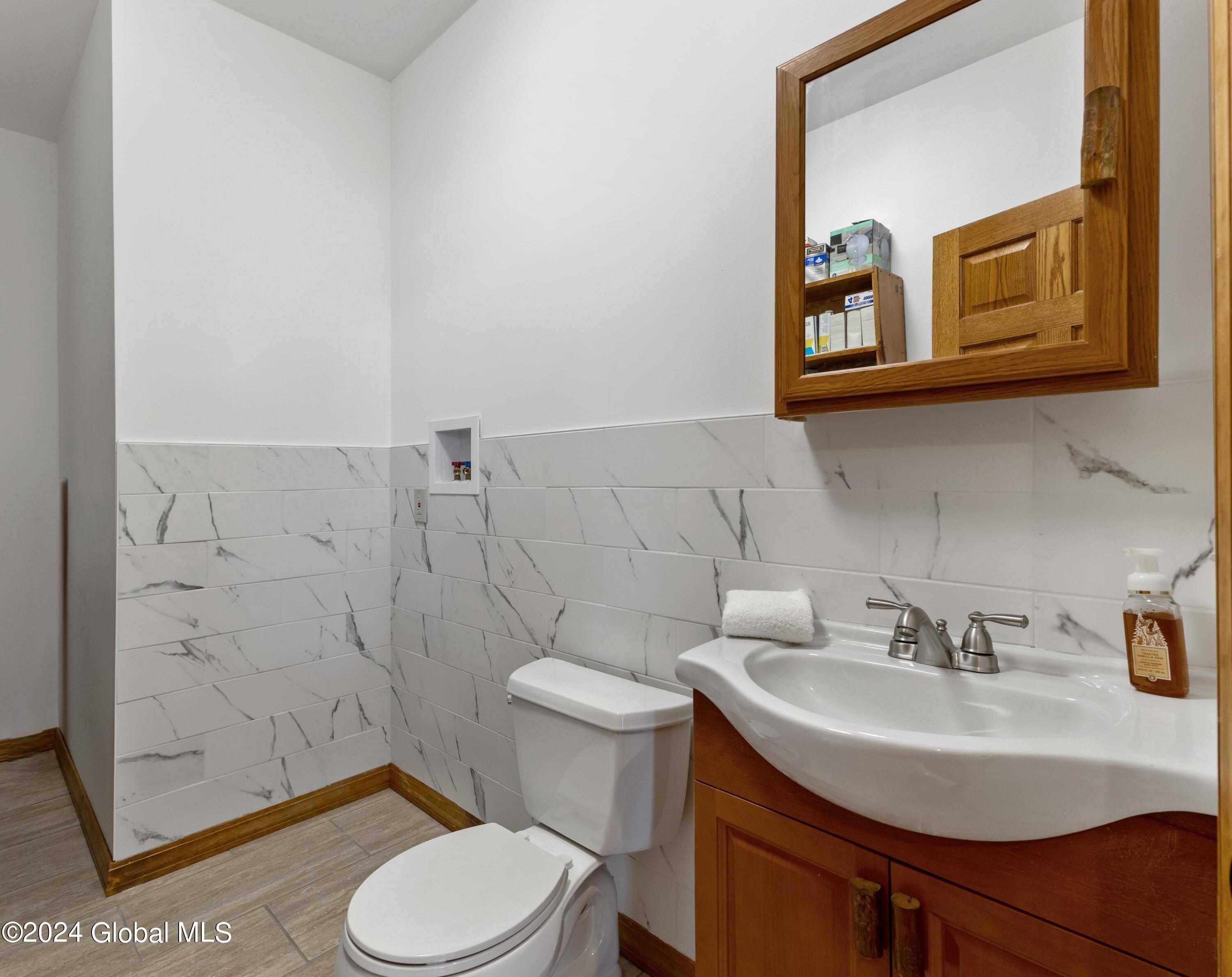 169 Lake Road Ballston, NY 12019 - Photo 18 of 58 1st Fl 1/2 Bath