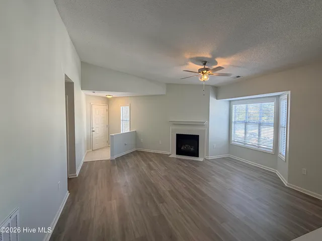 $1,650 | 4142 Breezewood Drive, Unit 201, Wilmington, NC 28412