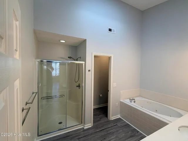 $1,650 | 4142 Breezewood Drive, Unit 201, Wilmington, NC 28412