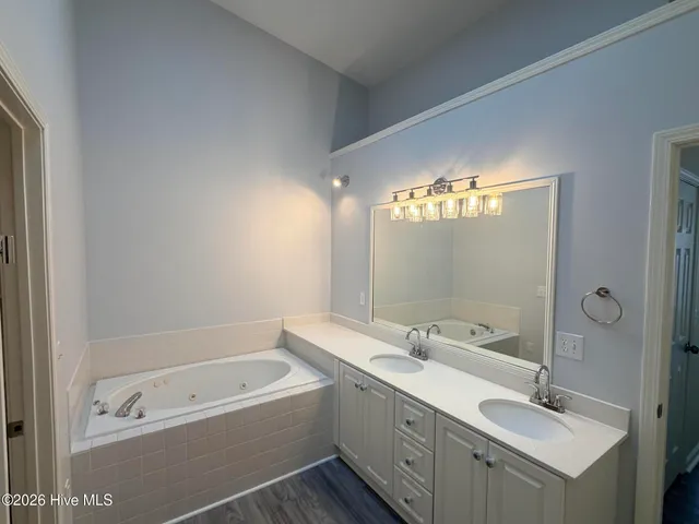 $1,650 | 4142 Breezewood Drive, Unit 201, Wilmington, NC 28412