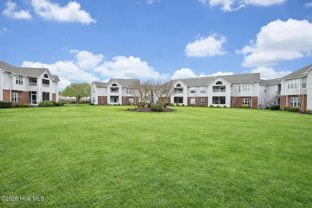 $1,650 | 4142 Breezewood Drive, Unit 201, Wilmington, NC 28412