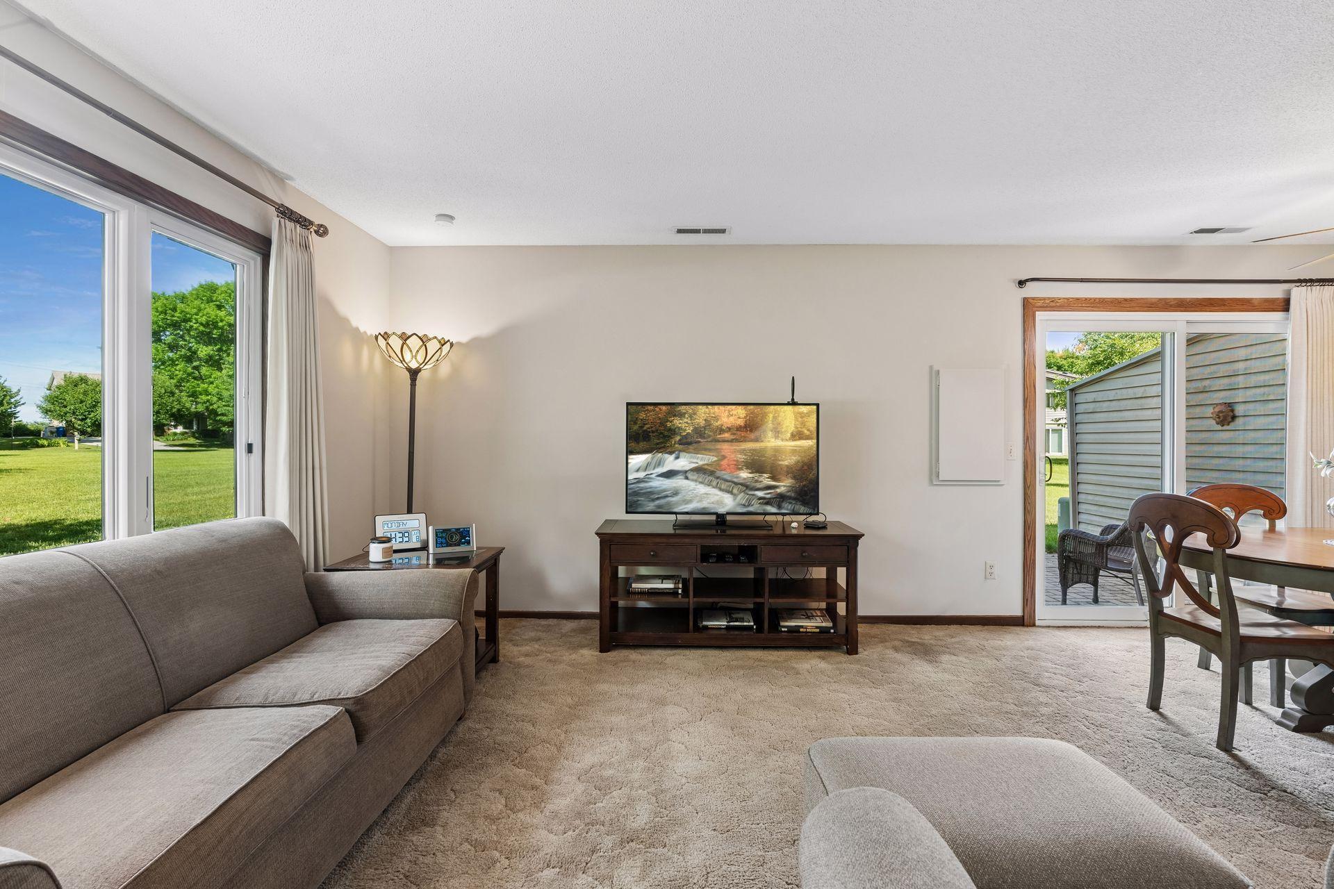 9558 Kingsview Lane North Maple Grove, MN 55369 - Photo 2 of 21