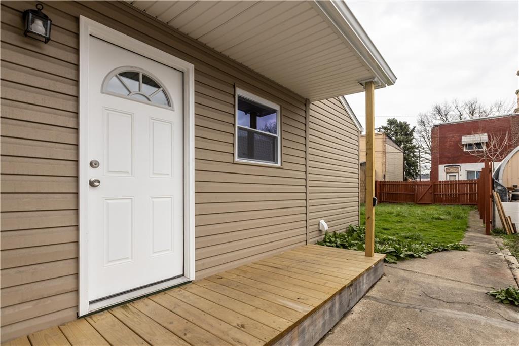 226 Munson Avenue McKees Rocks, PA 15136 - Photo 3 of 24 Gallery Image 3
