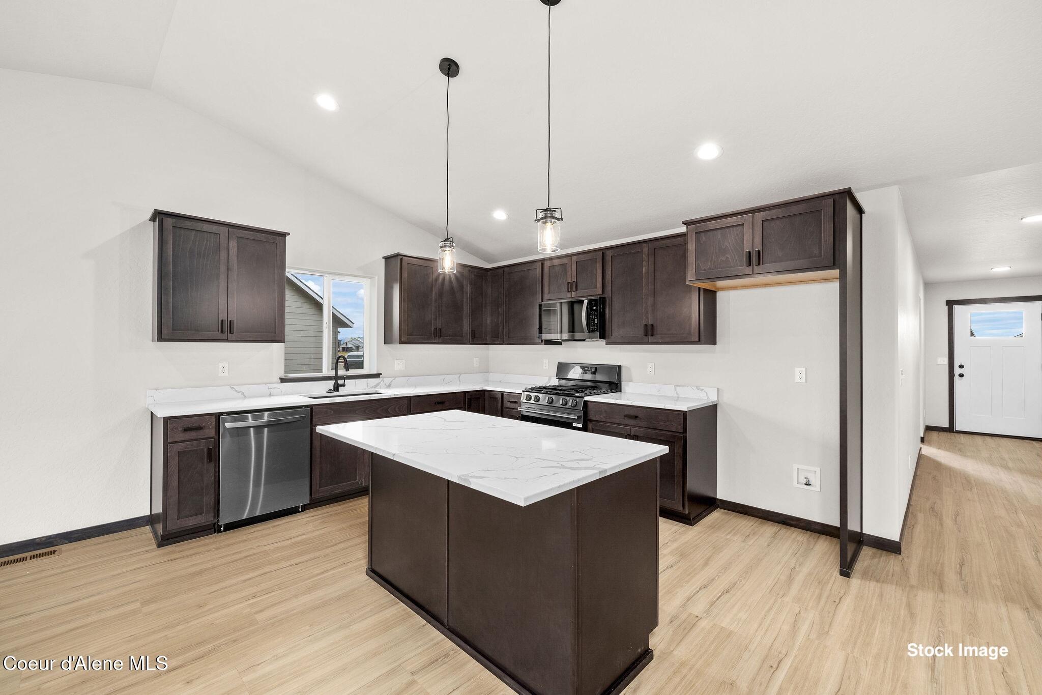 12013 North Lennon Lane Rathdrum, ID 83858 - Photo 9 of 22 39_IMG_6994-HDR_SelkirkMedia