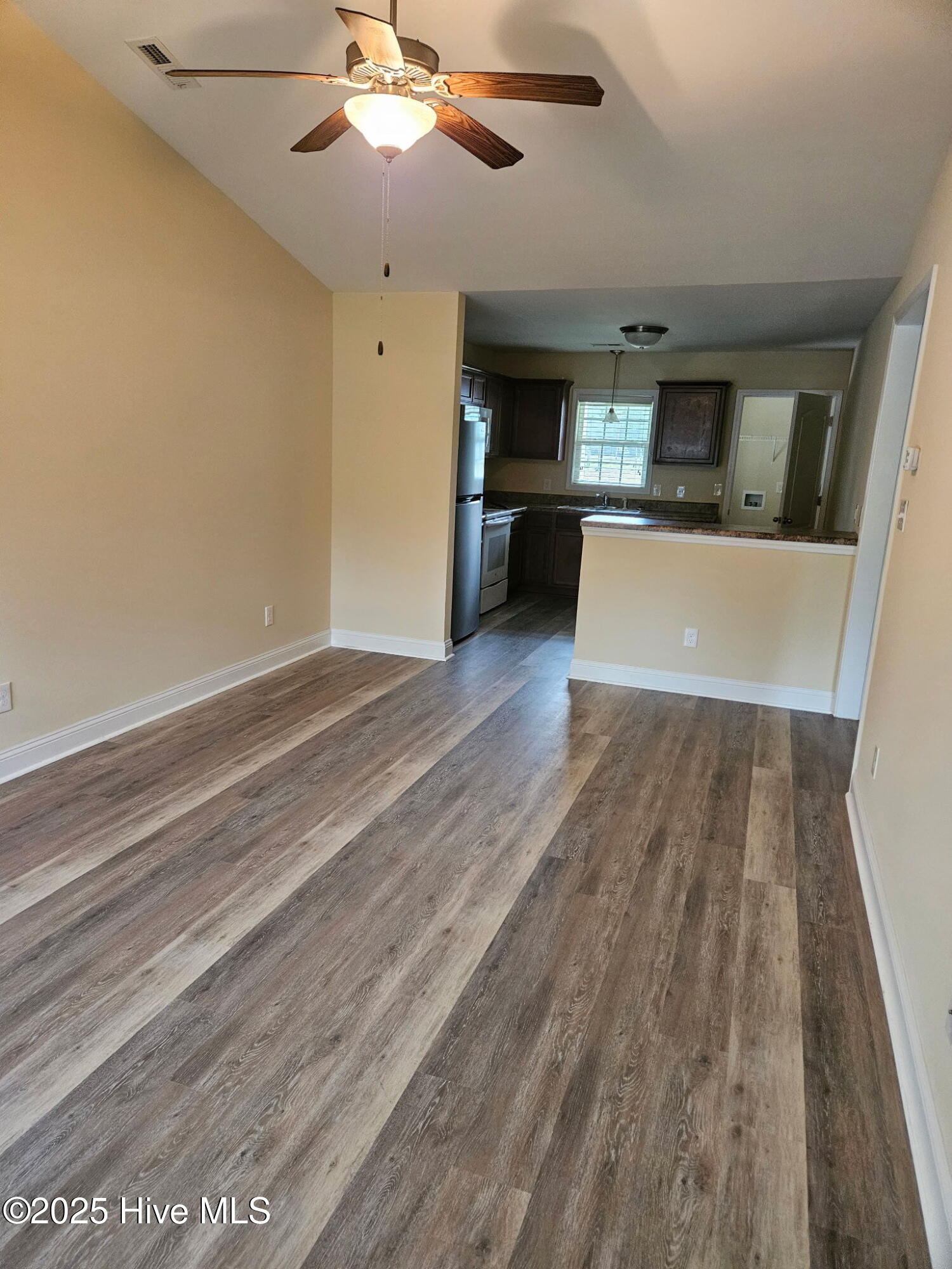 119 Oyster Lane Hubert, NC 28539 - Photo 3 of 7 8378076909997214203