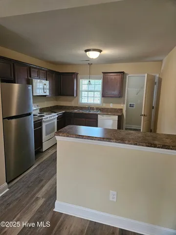 $1,100 | 119 Oyster Lane, Hubert, NC 28539