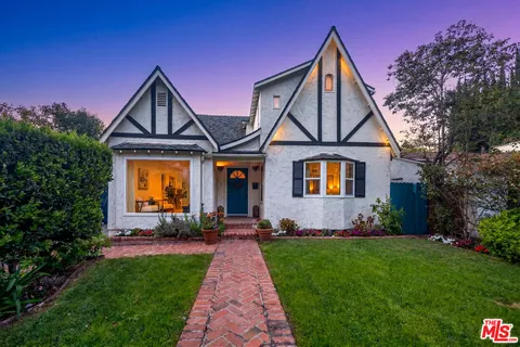 $1,998,000 | 12333 Hillslope Street, Studio City, CA 91604