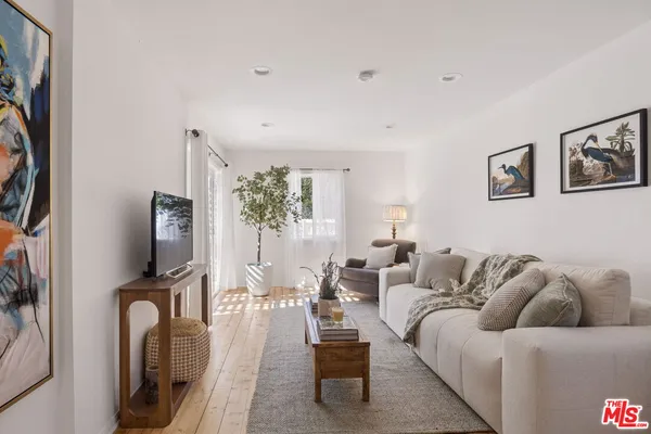 $1,998,000 | 12333 Hillslope Street, Studio City, CA 91604