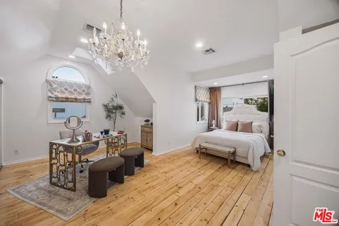 $1,998,000 | 12333 Hillslope Street, Studio City, CA 91604
