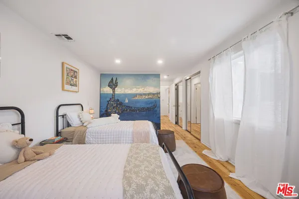 $1,998,000 | 12333 Hillslope Street, Studio City, CA 91604