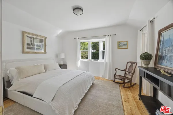 $1,998,000 | 12333 Hillslope Street, Studio City, CA 91604