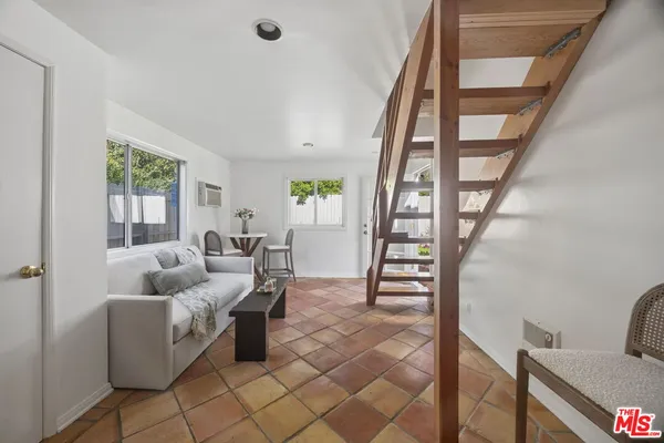 $1,998,000 | 12333 Hillslope Street, Studio City, CA 91604