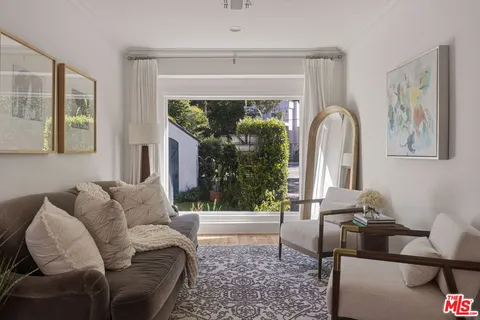 $1,998,000 | 12333 Hillslope Street, Studio City, CA 91604
