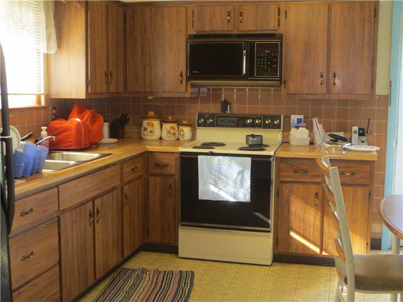 186 Lintner Road Blairsville, PA 15717 - Photo 3 of 9 Kitchen.