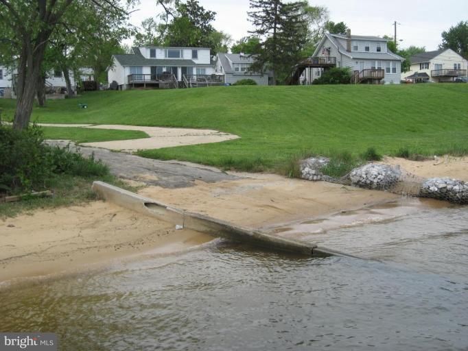 8122 Highpoint Road Curtis Bay, MD 21226 - Photo 22 of 22 COMMUNITY BOAT RAMP