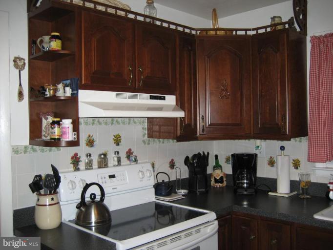8122 Highpoint Road Curtis Bay, MD 21226 - Photo 9 of 22 UPDATED KITCHEN