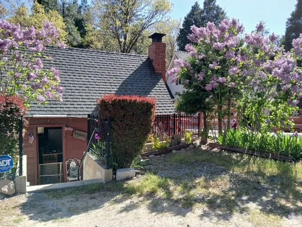 $268,000 | 23683 Manzanita Drive, Crestline, CA 92325