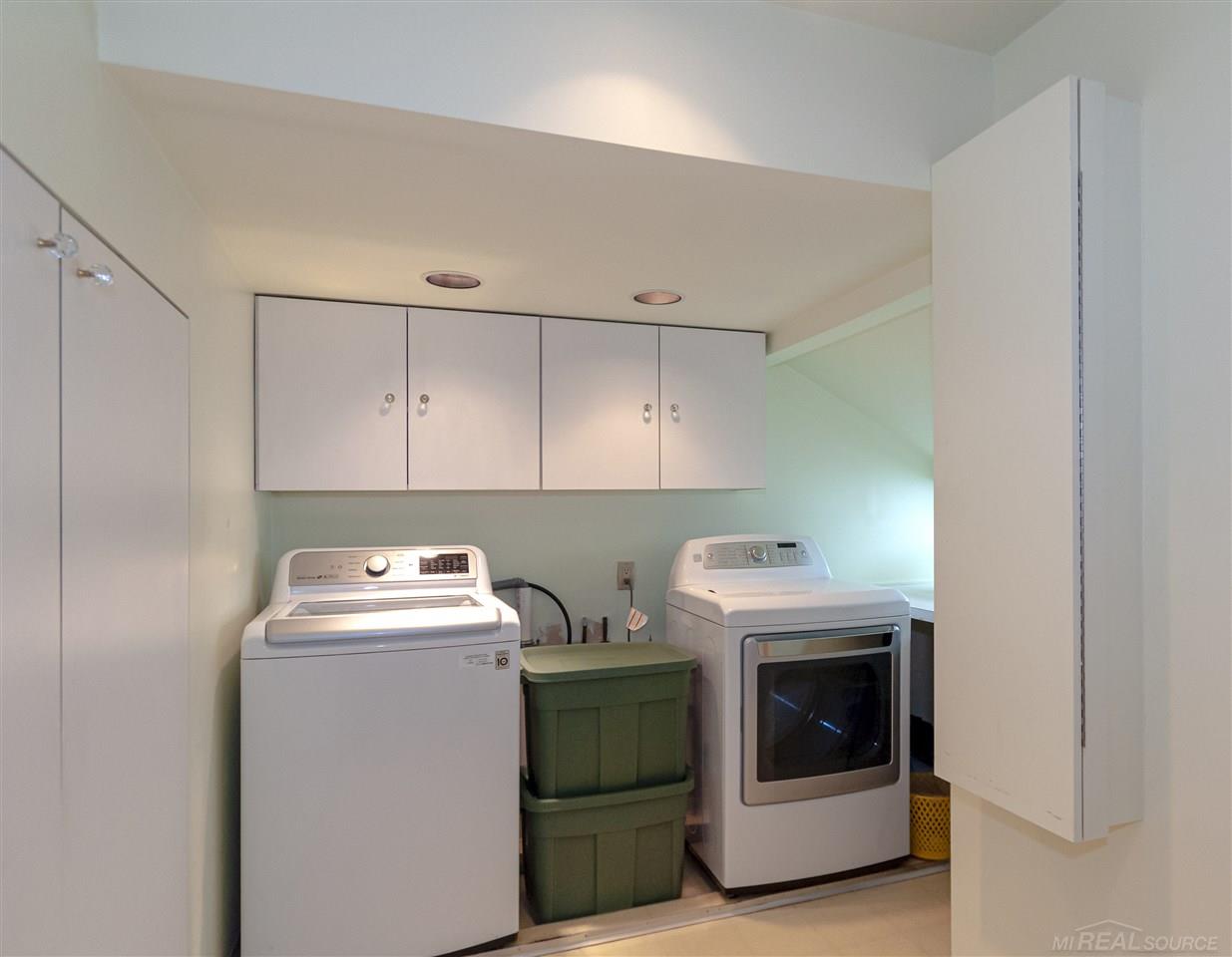 987 Lake Shore Road Grosse Pointe, MI 48236 - Photo 41 of 54 50018284-40.JPG