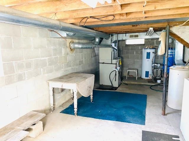 17731 East 2880 N Road Alvin, IL 61811 - Photo 6 of 17 a bathroom with a sink toilet and shower